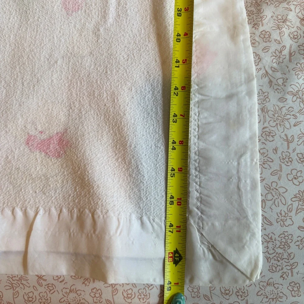 Vintage Walt Disney Productions Winnie The Pooh Balloon Baby Blanket Satin Trim
